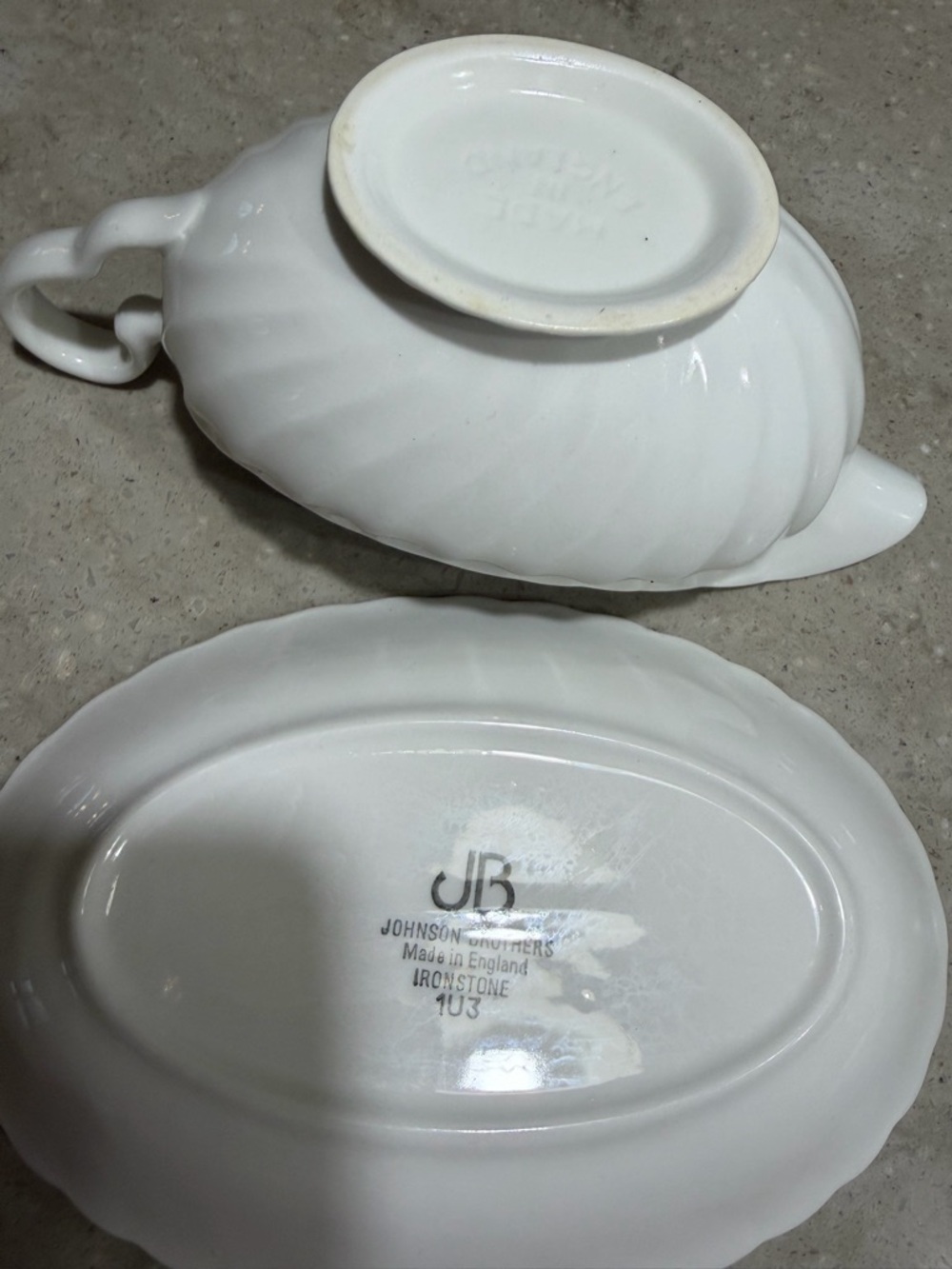 Vintage Johnson Brothers White Ironstone Gravy Boat with Underplate - Picture 10 of 10